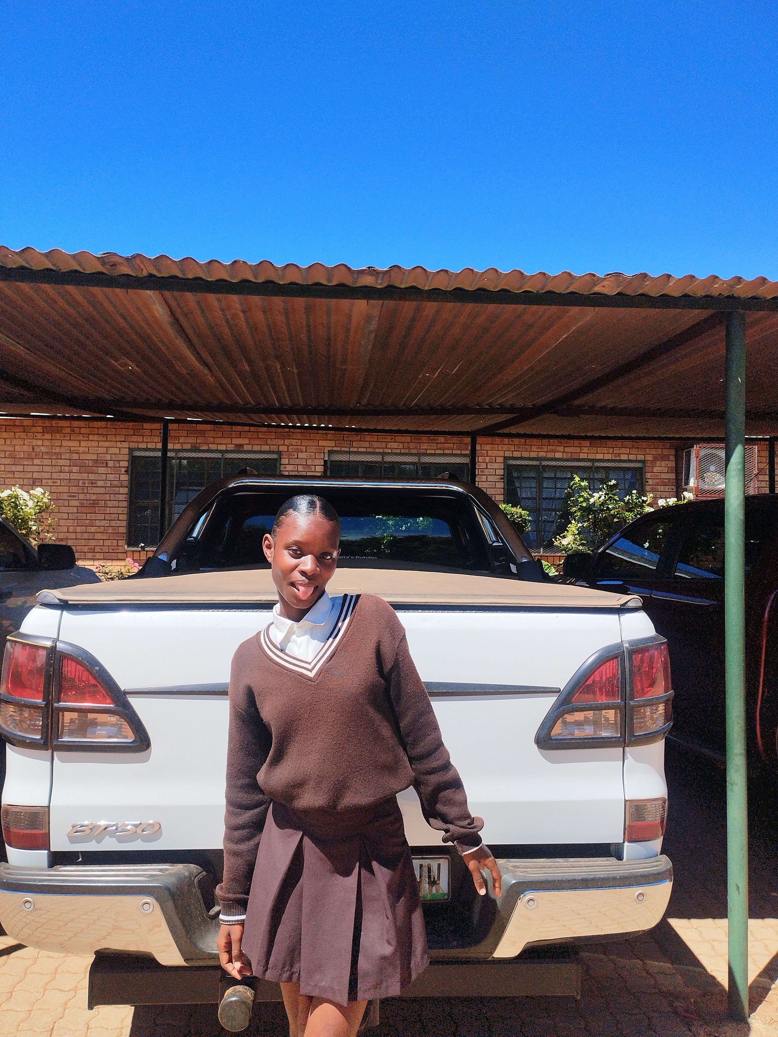 onthatile motselekatse Profile Picture