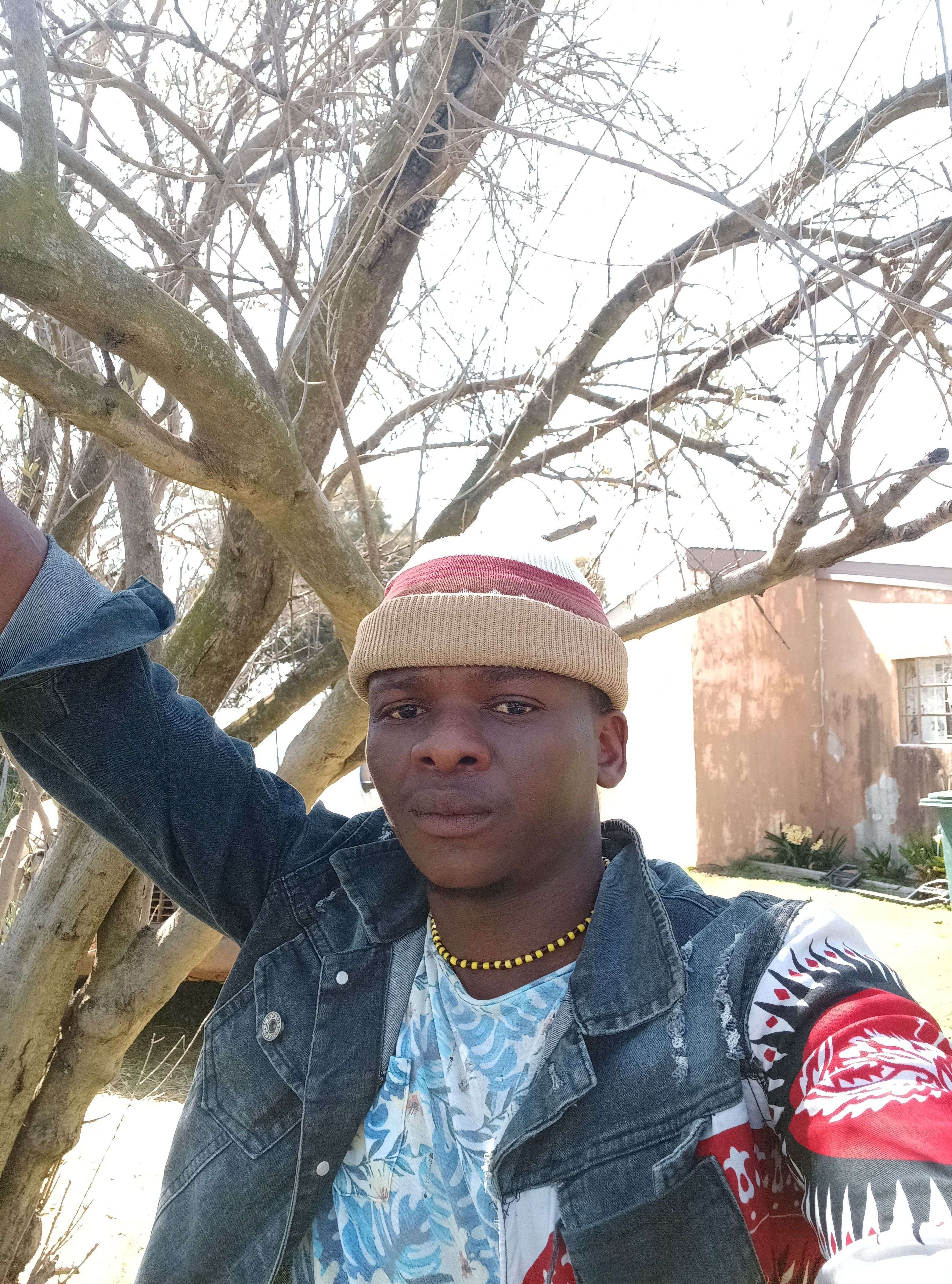 velile molo Profile Picture